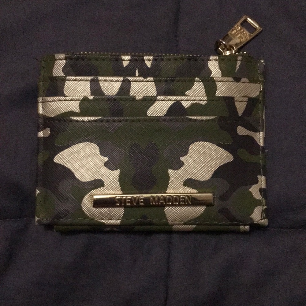 Steve Madden camo wallet